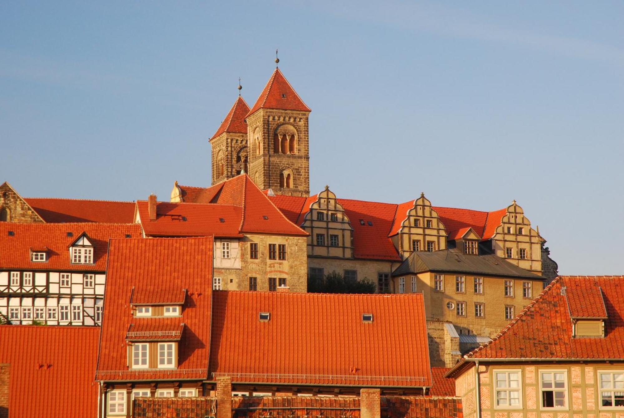 Hotel Domschatz Quedlinburg Bagian luar foto