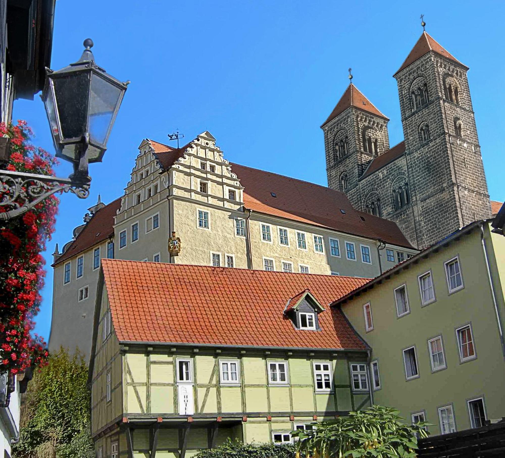 Hotel Domschatz Quedlinburg Bagian luar foto