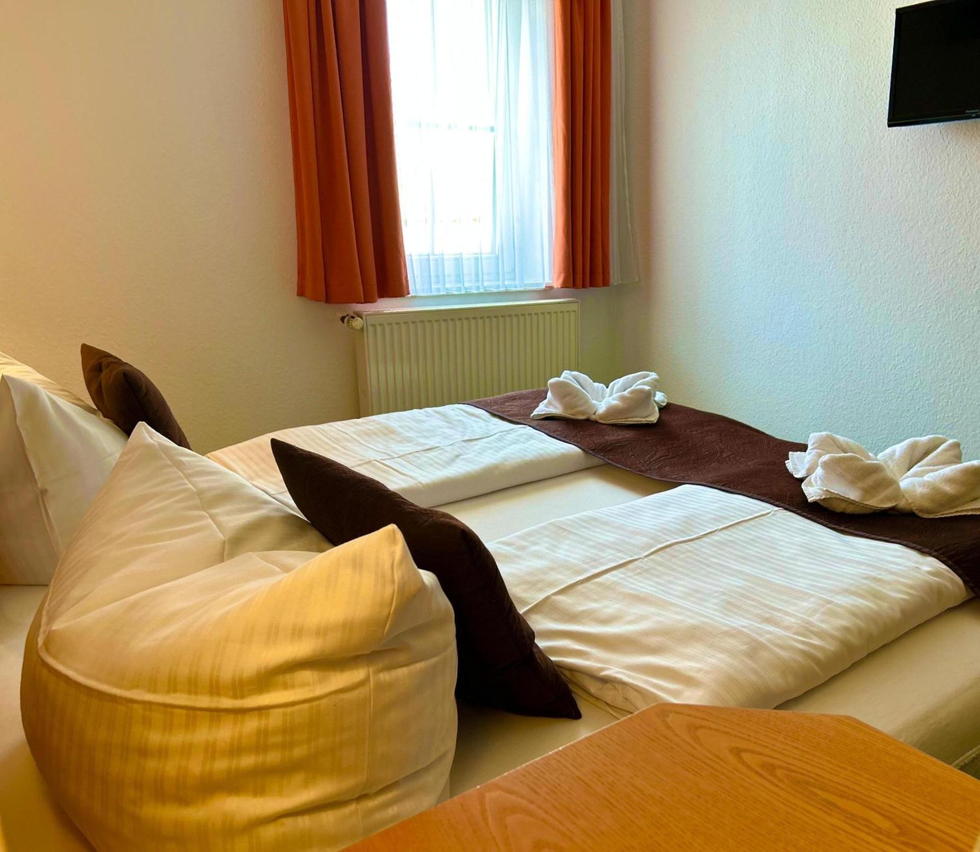 Hotel Domschatz Quedlinburg Bagian luar foto