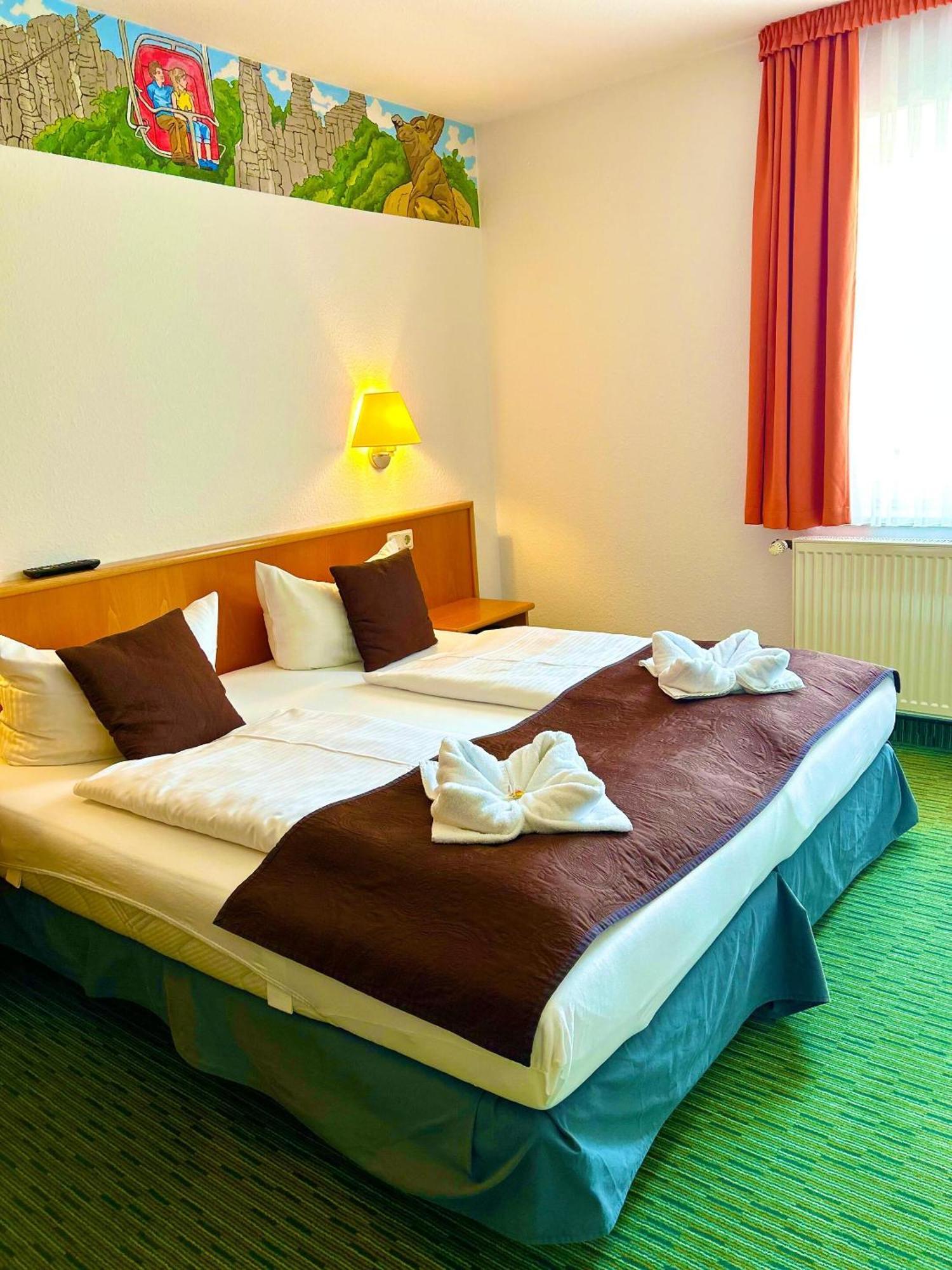 Hotel Domschatz Quedlinburg Bagian luar foto
