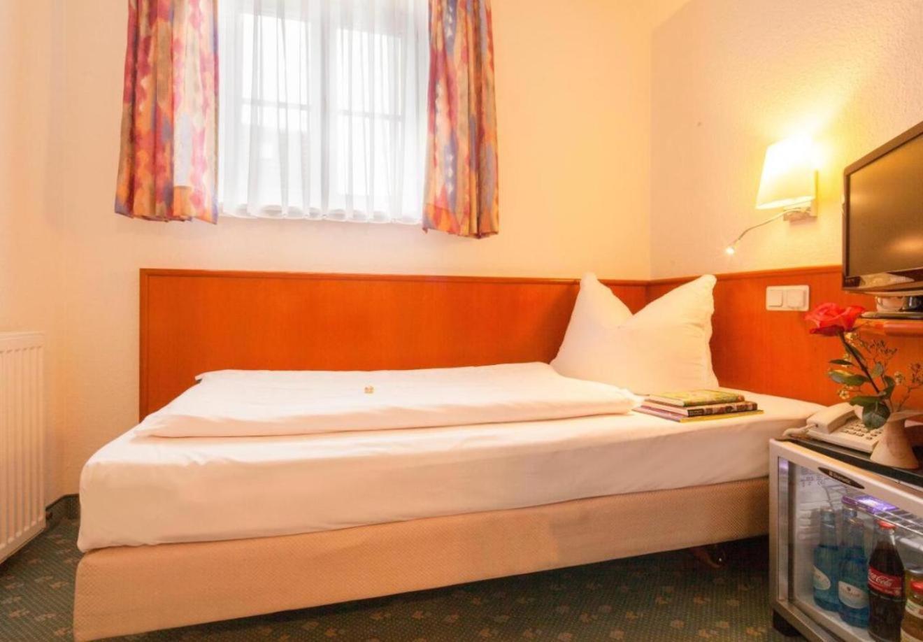 Hotel Domschatz Quedlinburg Bagian luar foto