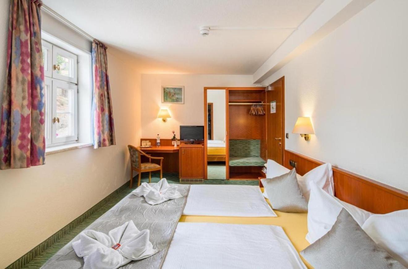 Hotel Domschatz Quedlinburg Bagian luar foto