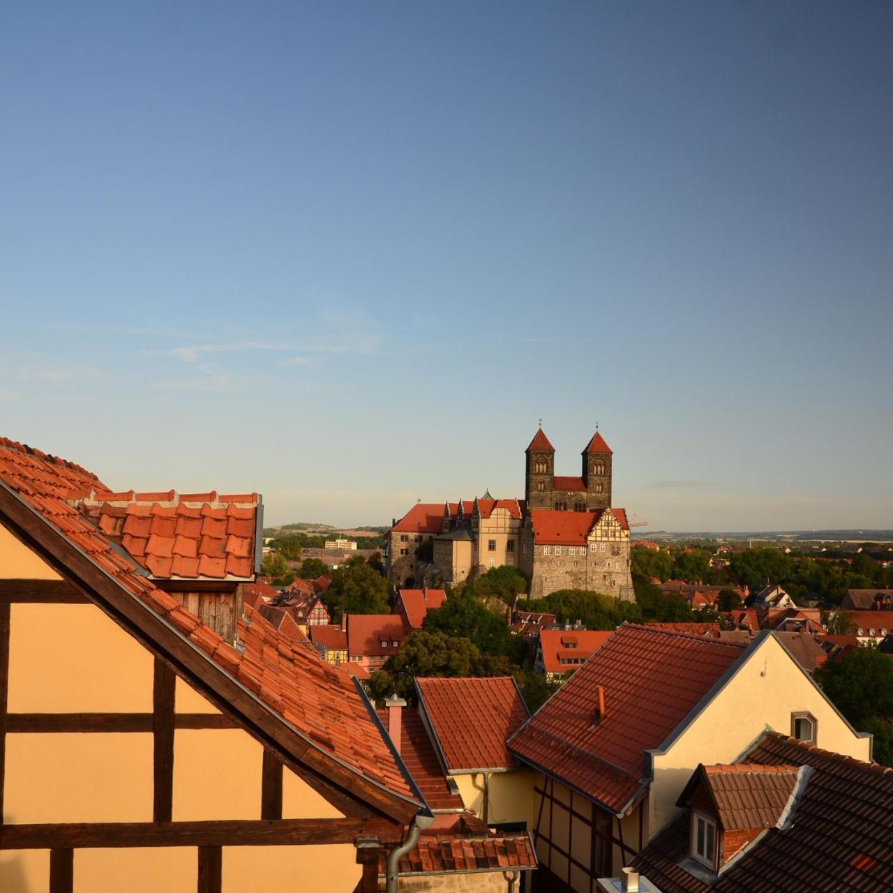 Hotel Domschatz Quedlinburg Bagian luar foto